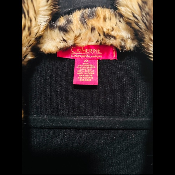 Black Trench Coat with Leopard Print Collar - Picture 3 of 3